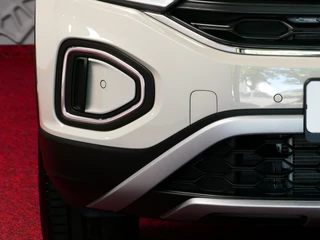 Volkswagen T-Roc Volkswagen T-Roc 1.5 TSI 150PK CARPLAY NAVI STOEL VERW. LED VIR.COCKPIT 03/2024 