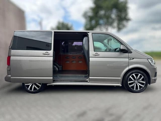 Volkswagen Transporter Volkswagen Transporter 2.0 TDI L1H2 Highline 204PK / 70YEARS EDITION / TREKH. / BEAR-LOCK / LEDER / VOORRUITVERW. / CAMERA / NAVI - afbeelding nr 8