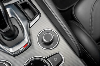 Alfa Romeo Giulia Facelift CarPlay Leder 19