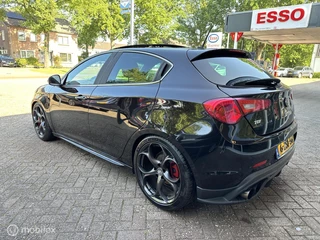 Alfa Romeo Giulietta Alfa Romeo Giulietta 1.7 TBi Quadrifoglio Verde Pano, Leer, Climat, Navi, LM.. - afbeelding nr 6