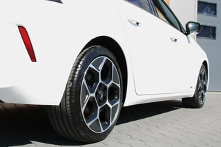 Opel Astra Opel Astra 1.2 Ultimate | GS-Line | Pano | AGR | Camera | Stoelverwarming - afbeelding nr 15