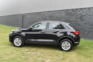 Volkswagen T-Roc Volkswagen T-Roc 1.5 TSI Style Business Trekhaak Navi Carplay stoel/stuur verwarming el-achterklep - afbeelding nr 3