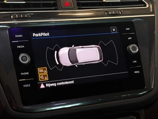 Volkswagen Tiguan Volkswagen Tiguan 2.0 TSI 4Motion Highline Business R 220pk Pano Virtual Alcantara 19 inch - afbeelding nr 25