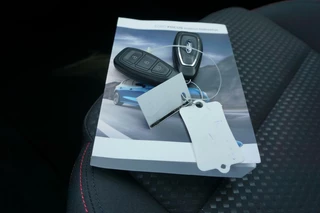 Ford Focus Ford Focus Wagon 1.0 EcoBoost ST Line 125PK Automaat Winterpack Achteruitrijcamera Climate Cruise Navi 18