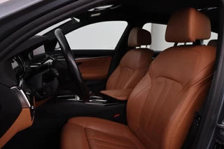 BMW 5 Serie BMW 5-serie 520i High Executive | Leder | 360 camera |  Stoelverwarming | DAB | Navigatie | Full LED | Sfeerverlichting | Parkeerhulp | Climate control | Cruise control - afbeelding nr 4