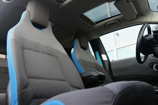 BMW i3 ➡️ BMW i3 Executive Edition 120Ah 42 kWh | Dakraam | 1e eigenaar | Camera | LED | 20 inch | Stoelverwarming | Harman-Kardon | Navi | NAP | inc BTW - afbeelding nr 16
