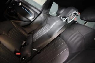 MINI Cooper Mini Mini 1.5 Cooper Camden Plus Edition / AUT / 5 Deurs / Navi / HK / Ecc / Head Up / Digital Cockpit / Open Panorama / Led / Pdc - afbeelding nr 24