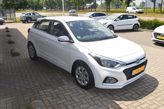 Hyundai i20 Hyundai i20 1.2i 4 cilinder i-Motion Cruise Airco PDC 44.941km - afbeelding nr 4