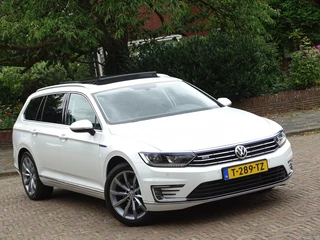 Volkswagen Passat Volkswagen Passat Variant TSI GTE 217PK DSG Highline / R-Line / LED - afbeelding nr 53