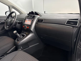 Toyota Verso Toyota Verso 1.8 VVT-i SkyView Edition | Panoramadak | Trekhaak | Navigatie - afbeelding nr 5