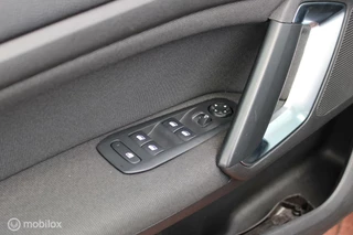 Peugeot 308 Peugeot 308 1.2 PureTech Blue Lease Executive, Trekhaak, Pano, voor/achter Pdc + Camera, App connect, Cruise, Navi, Clima, Donker glas. - afbeelding nr 28