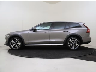 Volvo V60 Volvo V60 Cross Country 2.0 B5 AWD Pro | Stoelmassage | Nappa Leder | H&K Audio | - afbeelding nr 2