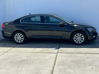 Volkswagen Passat Volkswagen Passat 1.5 TSI 150pk Business FULL LED I NAVI + CAMERA I ELEC. KLEP I DEALER O.H. - afbeelding nr 19