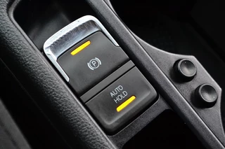 Volkswagen Touran Volkswagen Touran 1.8 TSI DSG 180PK R-line Camera/Navi/LED - afbeelding nr 38