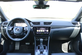 Škoda Superb Skoda Superb Combi 1.4 TSI 218 pk  iV Laurin & Klement PHEV trekhaak - afbeelding nr 16