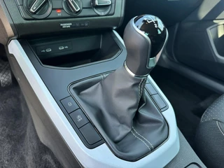 SEAT Arona Seat Arona 1.0 EcoTSI Business Connect | Fabrieksgarantie | Carplay | Stoelverwarming | Rijklaar - afbeelding nr 22