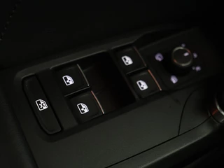 CUPRA Leon Cupra Leon 1.4 e-Hybrid | Camera | Adaptive cruise |  Stuurverwarming | Navigatie | Sfeerverlichting | Keyless | Full LED | PHEV - afbeelding nr 32