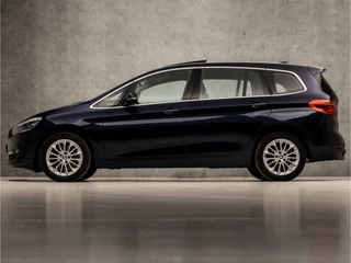 BMW 2 Serie BMW 2 Serie Gran Tourer 220i Executive Sportline 192Pk Automaat (PANORAMADAK, GROOT NAVI, HEAD-UP DISPLAY, LEDEREN SPORTSTOELEN, SFEERVERLICHTING, LED KOPLAMPEN, ELEK ACHTERKLEP, NIEUWSTAAT) - afbeelding nr 2