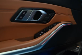 BMW 3 Serie BMW 3-serie Touring 320i High Executive Edition - Adaptive Cruise Control - Memory - Panoramadak - El. Trekhaak - Dashboard Leder - afbeelding nr 26