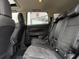 Mitsubishi Outlander Mitsubishi Outlander 2.4 PHEV Intense+ | Panorama | Apple Carplay | Trekhaak | - afbeelding nr 16