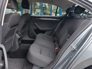 Škoda Superb 1.4 TSI 126pk Active Business | Origineel NL | Navi + Apple Carplay + Android Auto | Clima | Cruise | Pdc | Bluetooth Carkit+Streaming | Licht+Regensensor | Mistlampen | 16''lm | Trekhaak - afbeelding nr 10