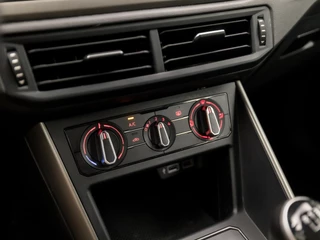 Volkswagen Polo Volkswagen Polo 1.0 Sportline (APPLE CARPLAY, GROOT NAVI, LM VELGEN, SPORTSTOELEN, CRUISE, LED ACHTERLICHTEN, NIEUWE APK, NIEUWSTAAT) - afbeelding nr 9