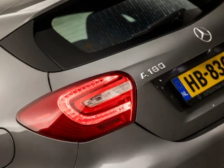 Mercedes-Benz A-Klasse (NAVIGATIE, NAP, LEDER/ALCANTARA, XENON, CRUISE, SPORTSTOELEN, PARKEERSENSOREN, NIEUWE APK, NIEUWSTAAT) - afbeelding nr 25