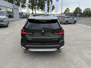 BMW iX1 BMW iX1 eDrive20 67 kWh 204pk | X-Line | Travel Pack  | Innovation Pack | Adaptieve cruise controle | HiFi System Harman Kardon | Panoramadak | Head up Display - afbeelding nr 9