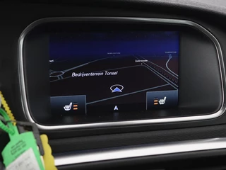 Volvo V40 Volvo V40 2.0 T2 Nordic+ | Stoelverwarming | Trekhaak |  Standkachel | Navigatie | Full LED | Verwarmde voorruit | Bluetooth | Climate control - afbeelding nr 16