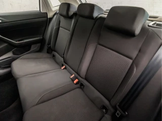 Volkswagen Polo Volkswagen Polo 1.0 Sportline (APPLE CARPLAY, GROOT NAVI, LM VELGEN, SPORTSTOELEN, CRUISE, LED ACHTERLICHTEN, NIEUWE APK, NIEUWSTAAT) - afbeelding nr 14