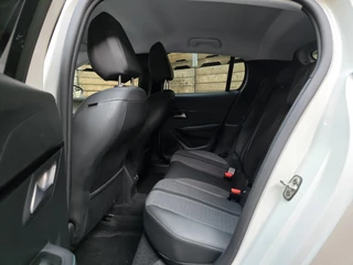 Peugeot 208 Peugeot 208 1.2 PureTech Allure Navi Clima Cruise LED 16