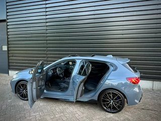 BMW 1 Serie BMW 1 Serie 118i M135 M-PERF. PANO|SCHAALSTOEL|HUD|H/K|CAMERA - afbeelding nr 9