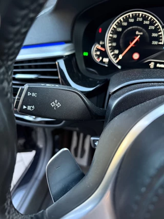 BMW 5 Serie BMW 5-serie M550i xDrive M-Pakket|Pano|Softclose|B&W|Alcantara|360|Leder - afbeelding nr 81