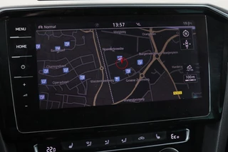 Volkswagen Passat Volkswagen Passat 1.4 TSI PHEV GTE | Head-Up | Stoelverwarming | 360 camera | Trekhaak | Keyless | Carplay | Dynamic Chassis Control | Full LED | Massage | Navigatie | Active Info Display - afbeelding nr 19