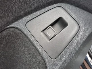 Volkswagen Tiguan Volkswagen Tiguan 2.0 TSI 4Motion Highline R-line | LED | Pano | Trekhaak | Leder | Elek. klep | Virtual | LMV 20