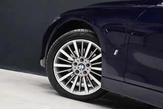 BMW 3 Serie BMW 3 Serie 330e Centennial High Executive Sport Line [SCHUIFKANTELDAK, MEMORY SEATS, ADAPTIVE CRUISECONTROL, STOELVERWARMING, VOL LEDER, HEAD-UP, PDC V+A, BLUETOOTH, CLIMATE CONTROL, NIEUWSTAAT] - afbeelding nr 25