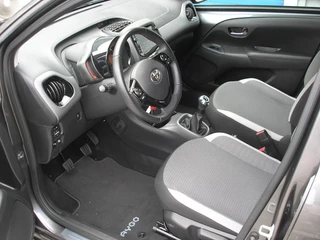 Toyota Aygo Toyota Aygo 1.0 VVT-i x-play 28.000 km! Parkeersensors - afbeelding nr 8