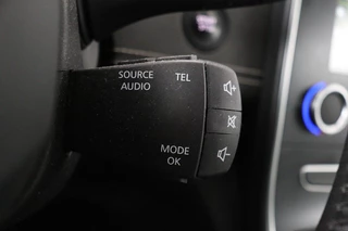 Renault Scénic Renault Scénic 1.2 TCe Intens | Trekhaak | Massage | Keyless |  Navigatie | Half leder | Camera | Climate control | Dodehoek detectie | Park Assist - afbeelding nr 10