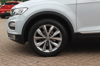 Volkswagen T-Roc Volkswagen T-Roc 1.5 TSI Sport / Trekhaak / Virtual Cockpit / Navigatie / Parkeerhulp V+A / Spiegelpakket / 17'' / Apple CarPlay / ACC - afbeelding nr 14