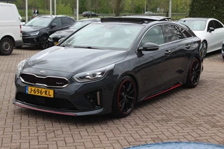 Kia ProCeed Kia ProCeed 1.6 T-GDI GT / Panoramadak / Camera / Leder&Alcantara / 18'' / Keyless / JBL / DAB / Sideskirts / Stuurverwarming / Stoelverwarming / DAB / Dodehoek / ACC - afbeelding nr 6