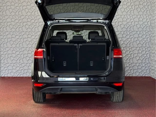 Volkswagen Touran Volkswagen Touran 1.5 TSI 150PK 7P CARPLAY NAVI CAMERA LED ELEK.KLEP VIR.COCKPIT DODE.HOEK DET. STOELVERW KEYLESS 7P 7PERS 10/2024 