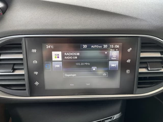 Peugeot 308 Peugeot 308 SW 1.6 BlueHDI 120 pk Blue Lease Executive Pack Trekhaak Panoramadak Camera Parkeersensoren DAB Clima en Cruise Control Wit Metallic Nette auto zuinige Euro 6 Diesel Station - afbeelding nr 33