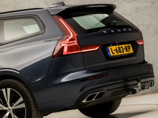Volvo V60 164Pk Automaat (APPLE CARPLAY, GROOT NAVI, CAMERA, ADAPTIVE CRUISE, SPORTSTOELEN, TREKHAAK, PARKEERSENSOREN, DAB+, NIEUWE APK, NIEUWSTAAT) - afbeelding nr 11