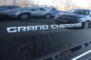 Jeep Grand Cherokee Jeep Grand Cherokee 2.0 381PK OVERLAND 4xe | PANORAMISCH SCHUIF/KANTEL DAK | MCINTOSH PREMIUM AUDIO SYSTEM | HEAD UP DISPLAY | VOORSTOELEN ELEKTRISCH VERSTELBAAR | MULITIMEDIA SCHERM VOOR BIJRIJDER | ELEKTRISCH BEDIENBARE ACHTERKLEP | STOEL/STUUR VERWARMING | LEDEREN BEKLEDING | APPLE CARPLAY/ANDROID AUTO | 360° CAMERA | STOEL KOELING | - afbeelding nr 94