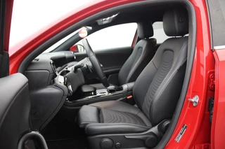 Mercedes-Benz A-Klasse Mercedes-Benz A-Klasse 180 Business Solution Automaat - Camera, Digital Cockpit, Leer - afbeelding nr 6