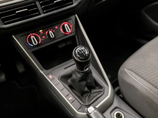 Volkswagen Polo Volkswagen Polo 1.0 TSI Sportline (APPLE CARPLAY, GETINT GLAS, PARKEERSENSOREN, SPORTSTOELEN, ADAPTIVE CRUISE, LED ACHTERLICHTEN, NIEUWE APK, NIEUWSTAAT) - afbeelding nr 10