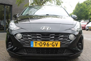 Hyundai i10 Hyundai i10 1.2 Premium Navi/Carplay/Cam/Pdc/wint/All weather 15