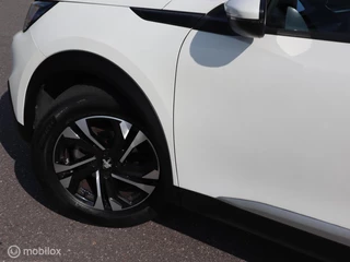 Peugeot 2008 Peugeot 2008 1.2PT 101 PK H6 Allure Navi 1/2Leer DonkerGlas 17