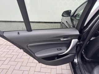 BMW 1 Serie BMW 1-serie M135i Executive RWD Schuifdak Xenon Leer Carplay - afbeelding nr 38