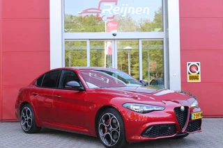Alfa Romeo Giulia Alfa Romeo Giulia 2.0 T 280PK GME AWD VELOCE | ROSSO ETNA | HARMAN KARDON PREMIUM AUDIO | RIJASSISTENPAKKET | DODEHOEK DETECTIE | ELEKTRISCH BEDIENBARE VOORSTOELEN MET GEHEUGEN FUNCTIE | LEDEREN BEKLEDING | FULL LED KOPLAMPEN | NAVIGATIE | APPLE CARPLAY/ANDROID AUTO | PARKEERSENSOREN VOOR EN ACHTER | 19